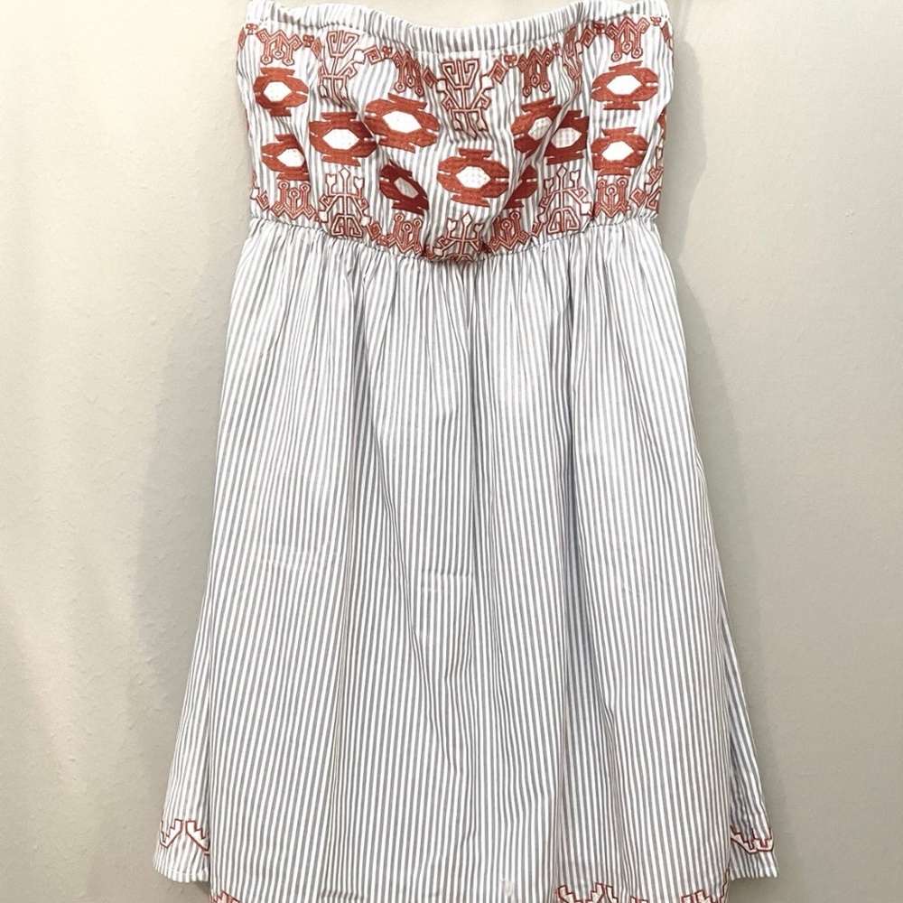 NWT Joy Joy Embroidered Tube Dress